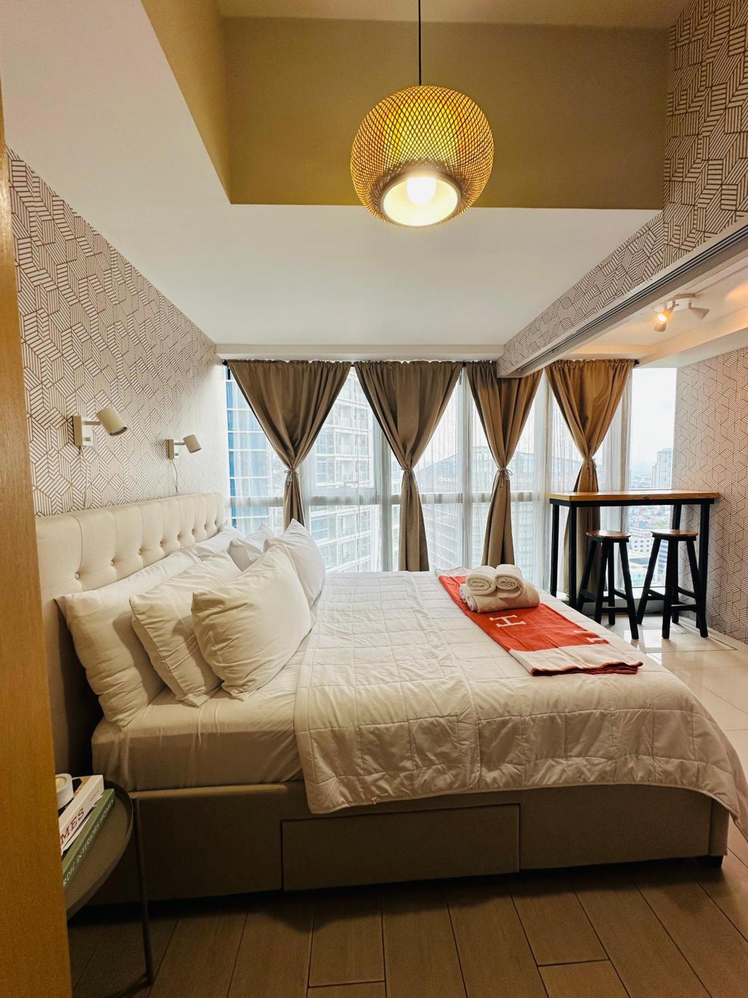 1br Uptown Parksuites Tower 1