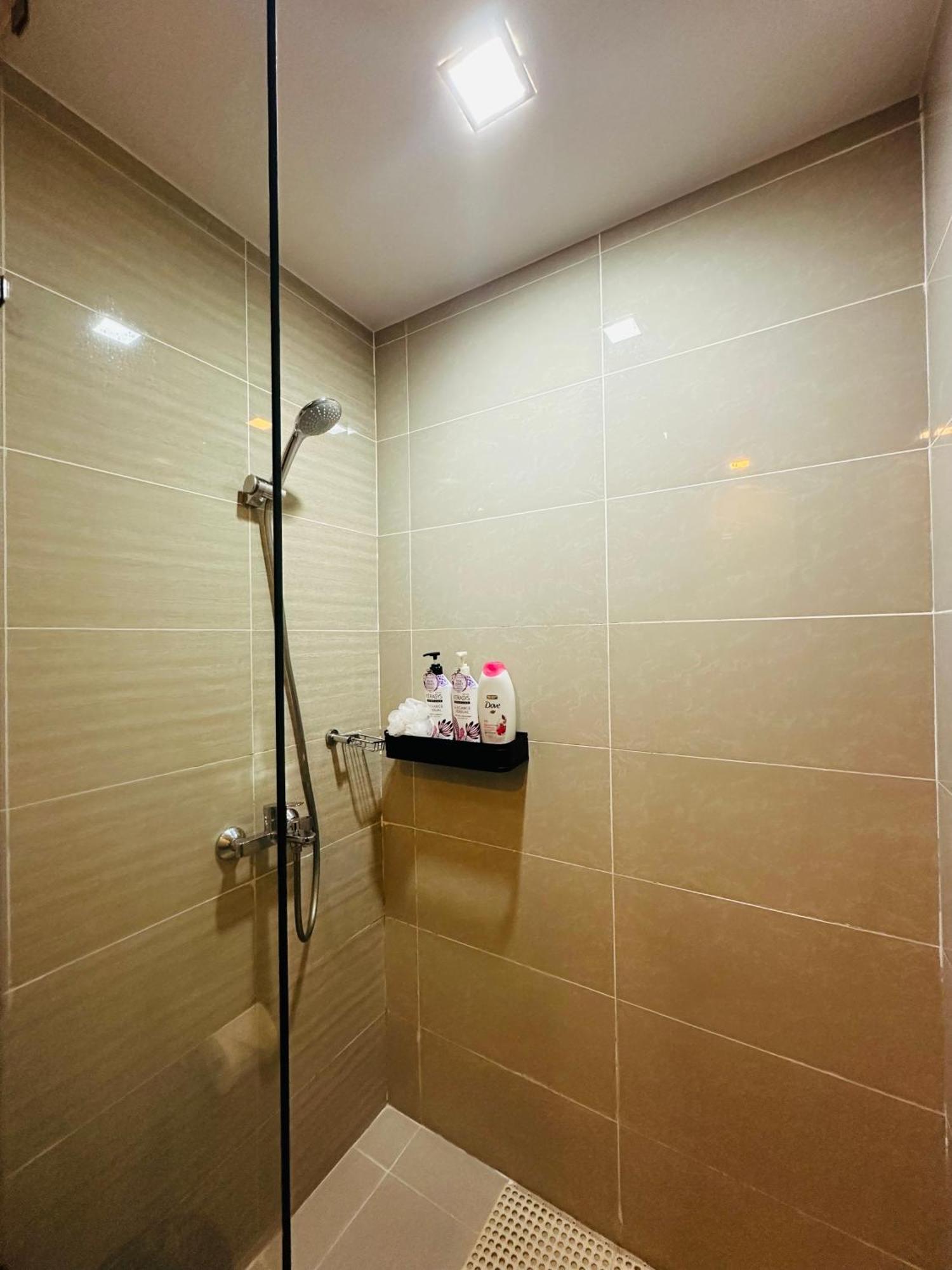 1br Uptown Parksuites Tower 1 *