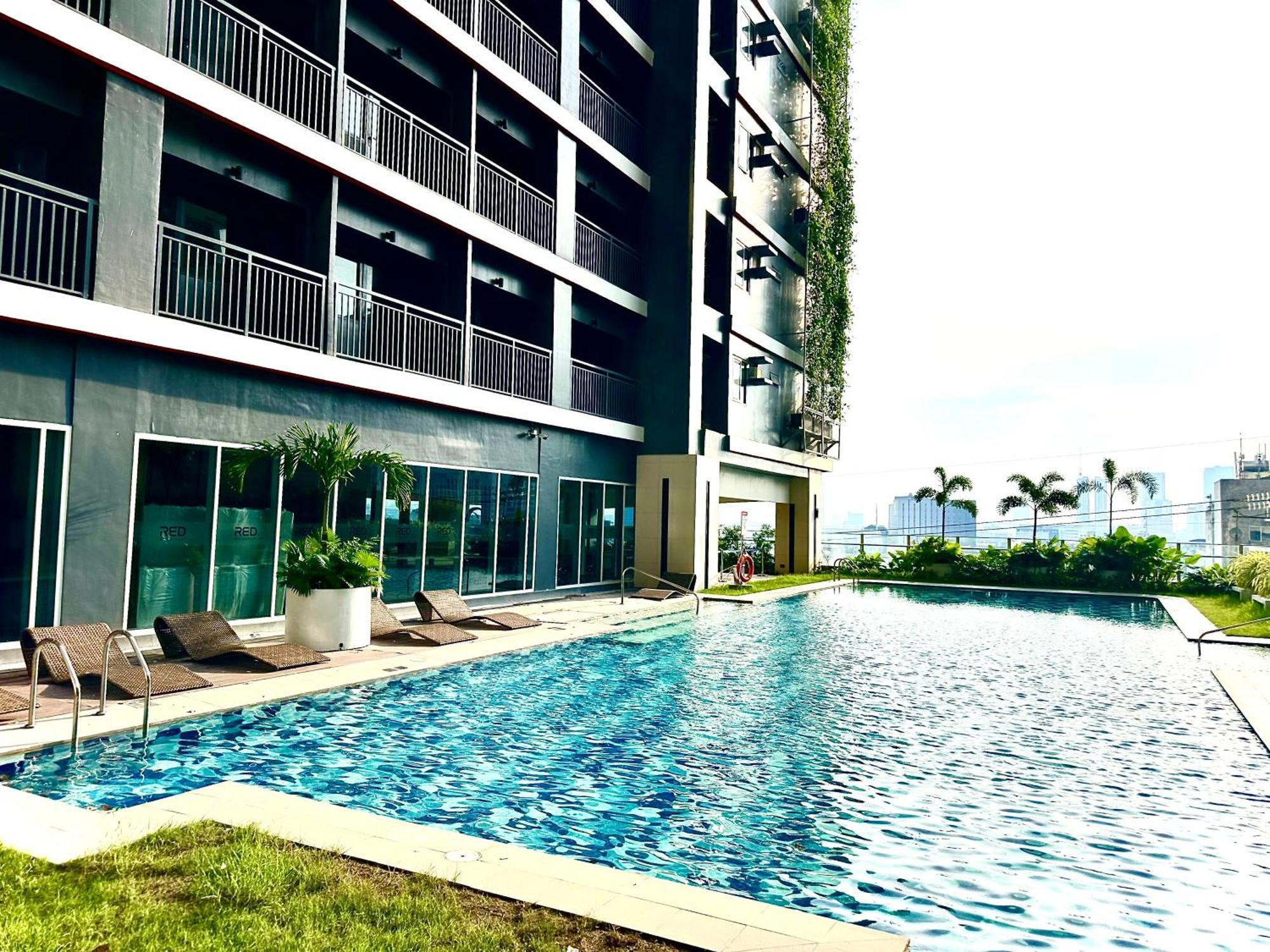 Apartment High Rise With Balcony, Pool, Gym, Skygarden, Grand Lobby And Working Lounge 28f Manila