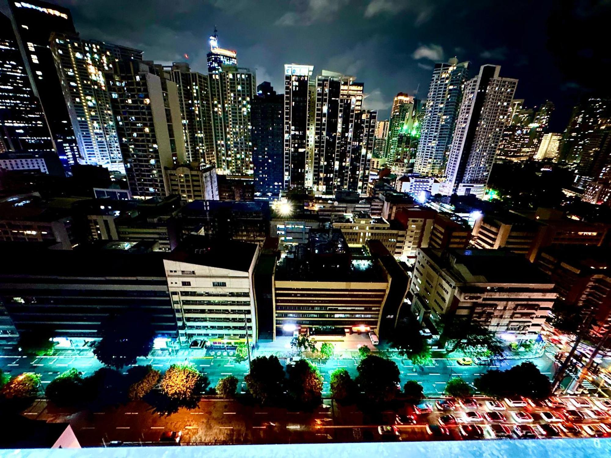 High Rise With Balcony, Pool, Gym, Skygarden, Grand Lobby And Working Lounge 28f Apartment