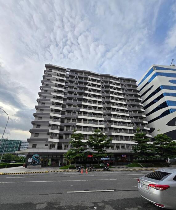 Casa Bella At S Residence, Near Sm Mall Of Apartment