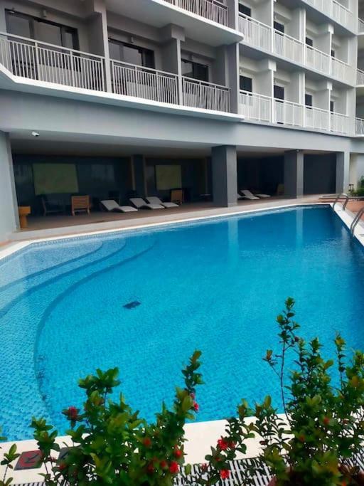 Jireh's Staycation In Makati Apartment *
