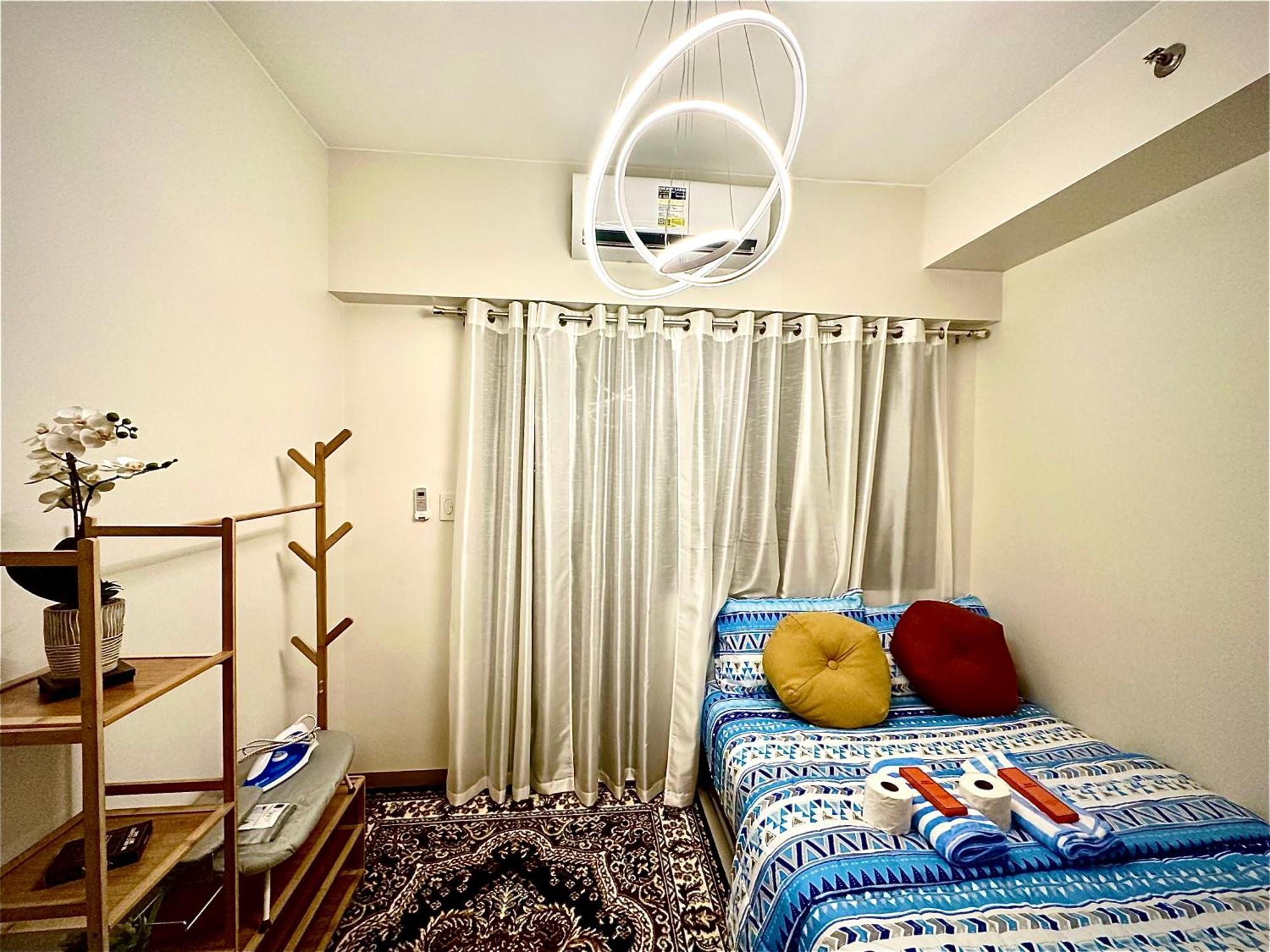 High Rise With Balcony, Pool, Gym, Skygarden, Grand Lobby And Working Lounge 28f Apartment