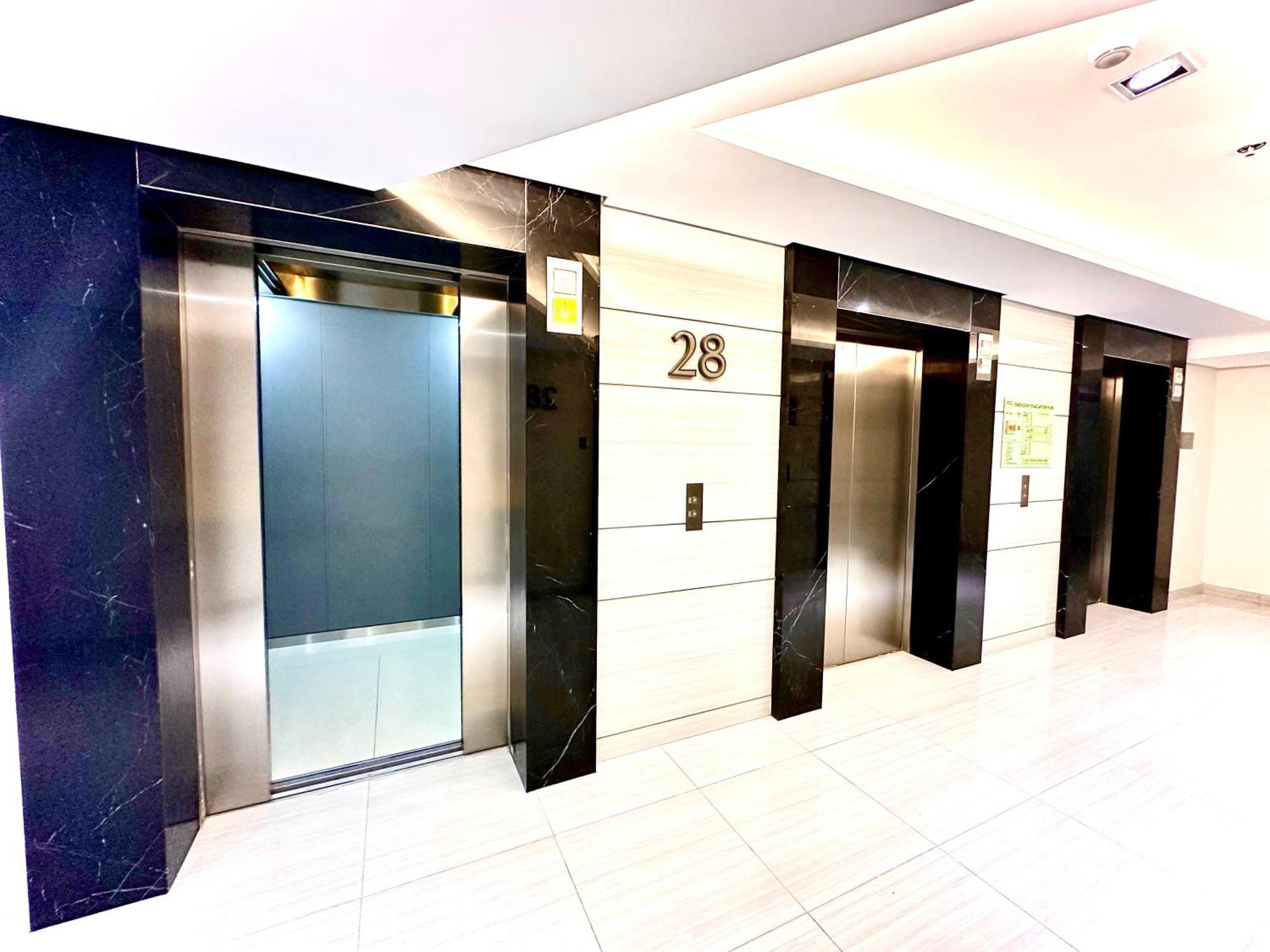 High Rise With Balcony, Pool, Gym, Skygarden, Grand Lobby And Working Lounge 28f