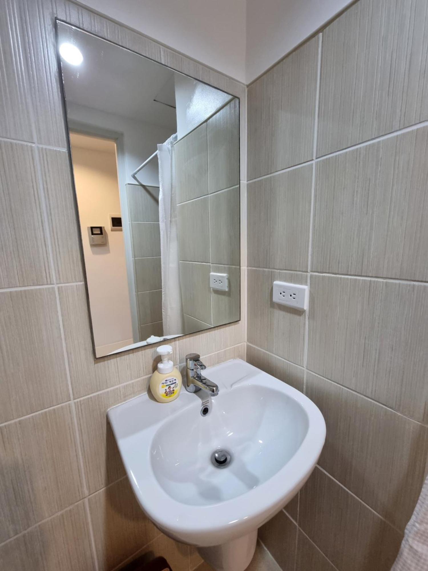 Aparthotel Grand Riviera Condotel By Jen Manila