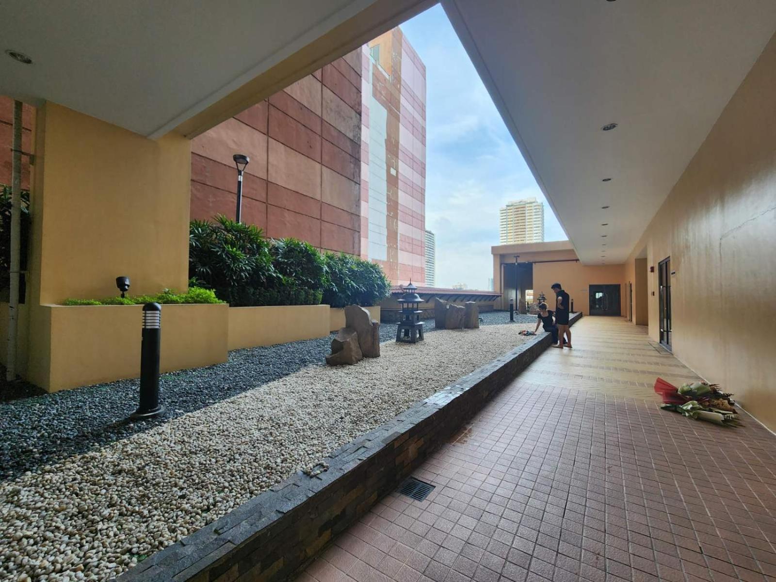 Aparthotel Grand Riviera Condotel By Jen Manila
