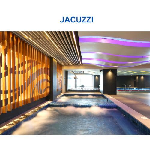 Cozy With Balcony Netflix Free Access To Pool And Gym 100mbps Apartment *