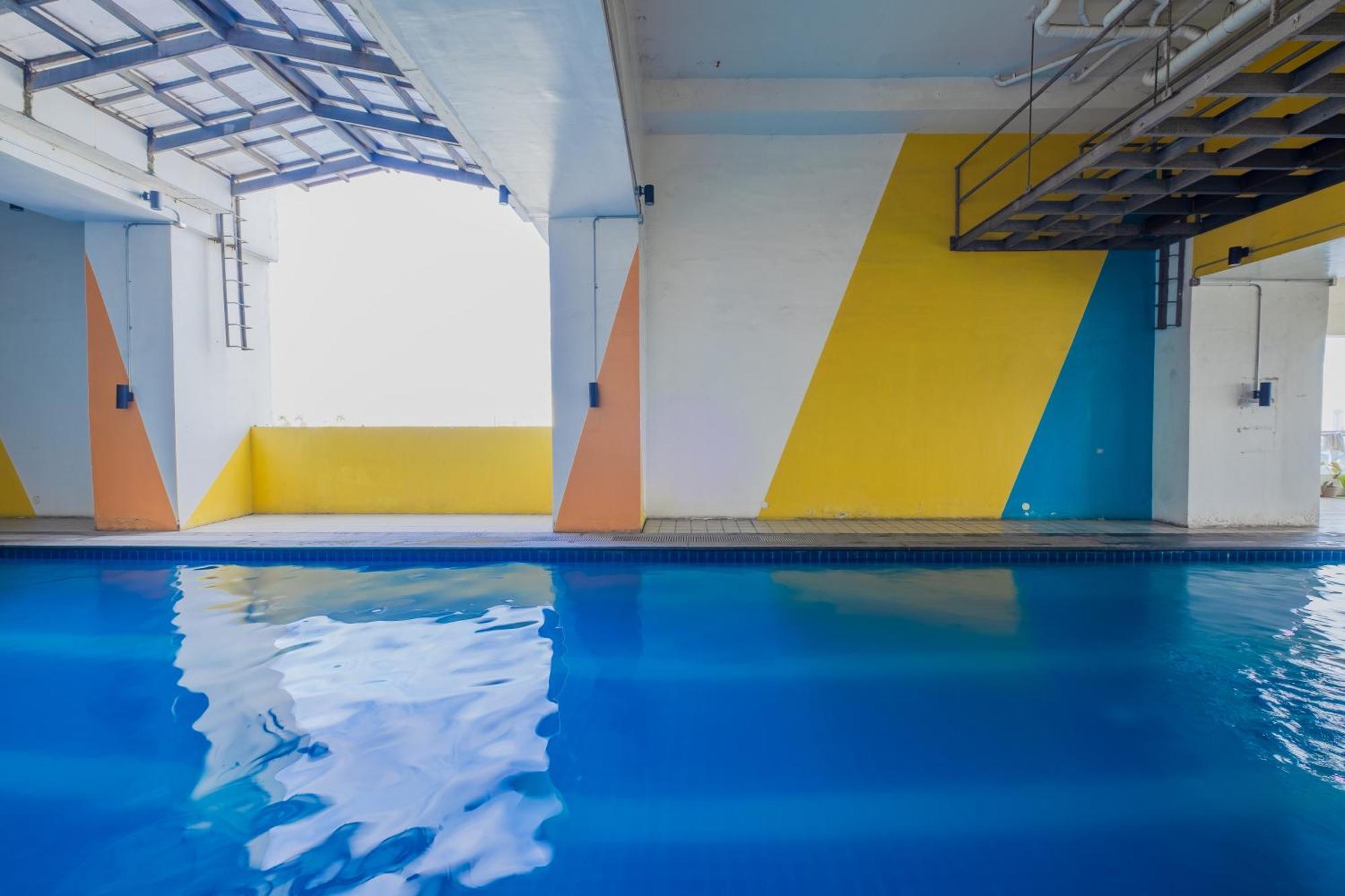 Elegant In Qc 100mbps Internet Speed Free Gym & Pool Access Manila