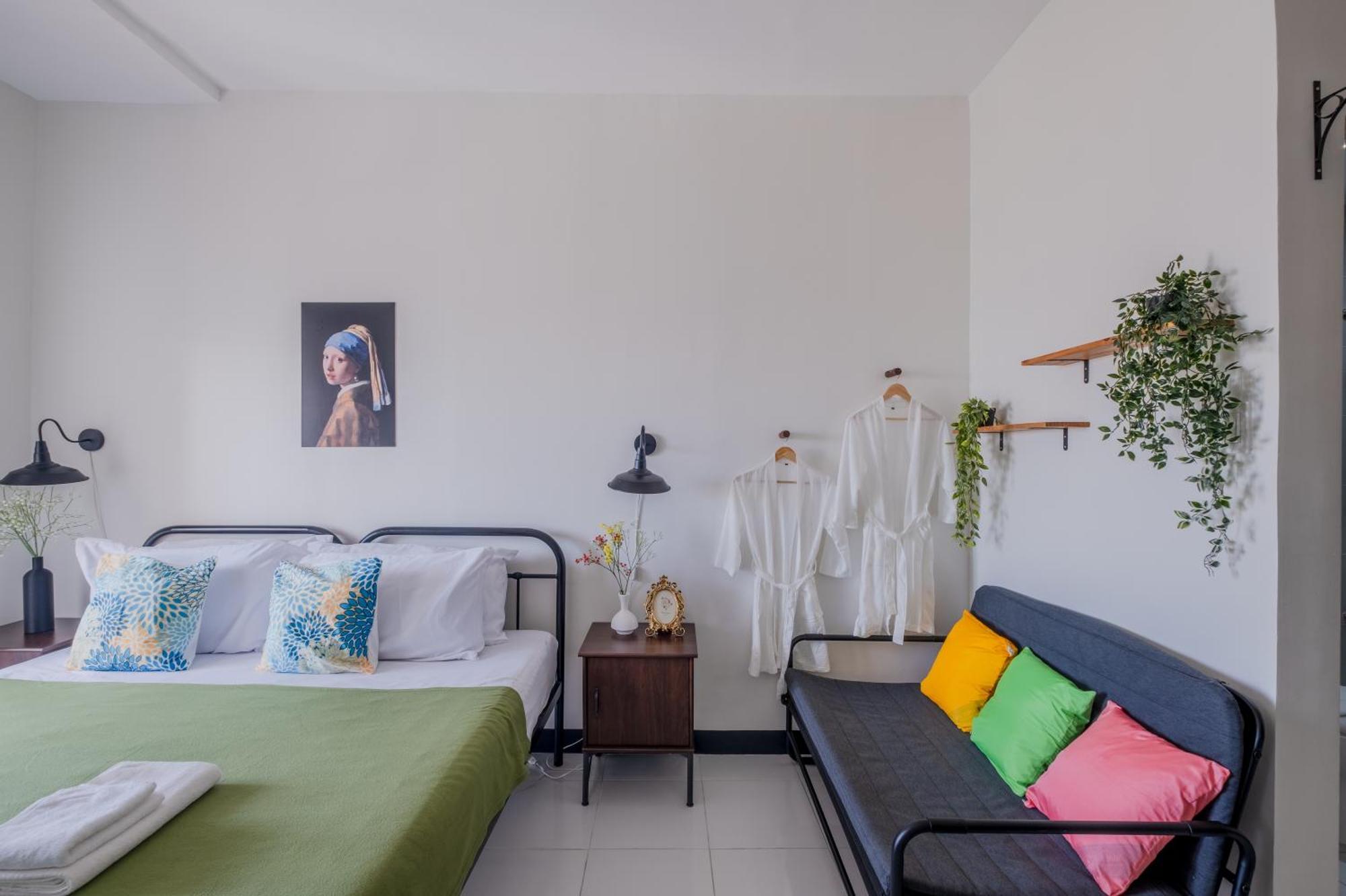 Elegant In Qc 100mbps Internet Speed Free Gym & Pool Access Apartment Manila