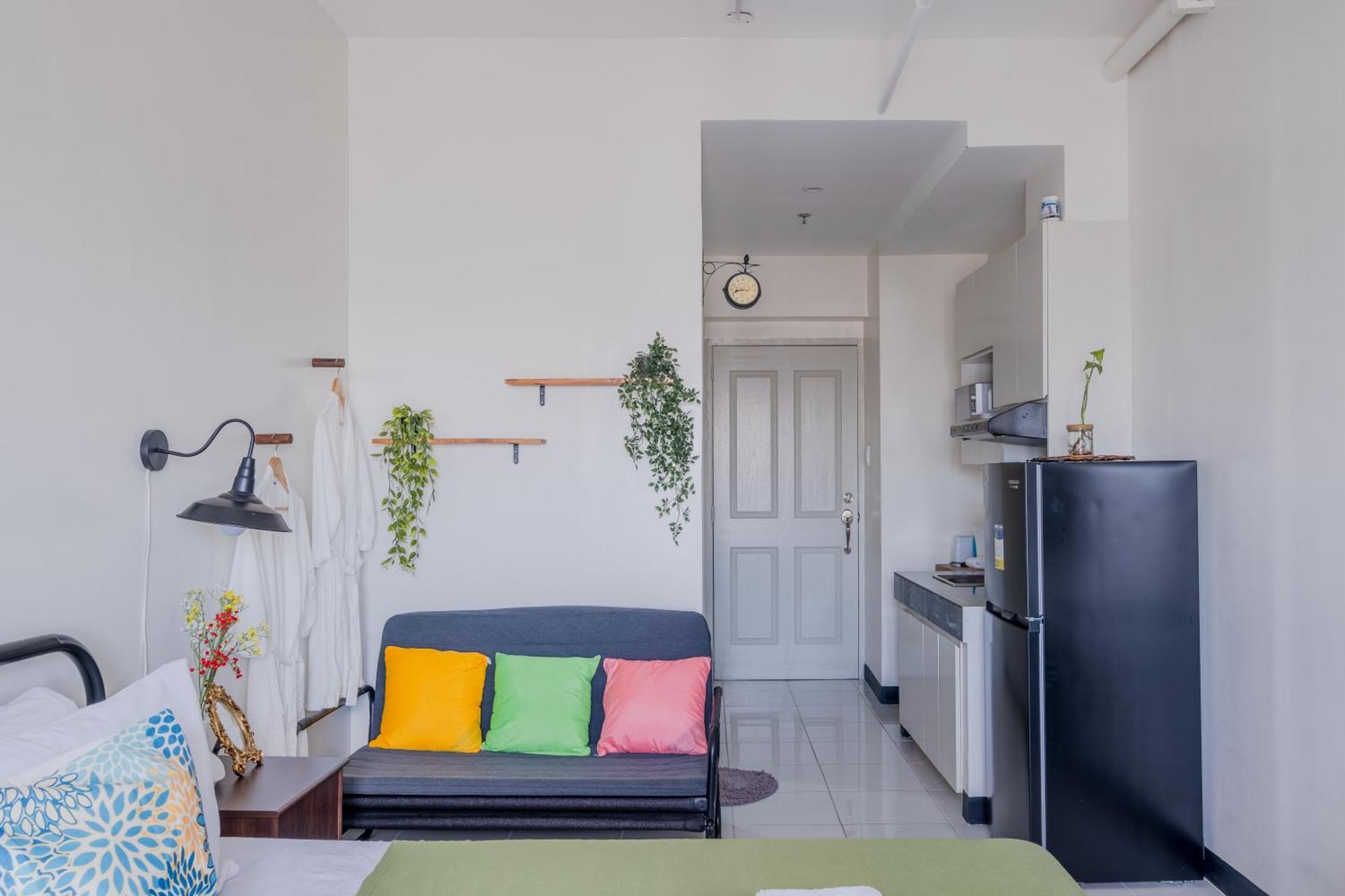 Elegant In Qc 100mbps Internet Speed Free Gym & Pool Access * Manila