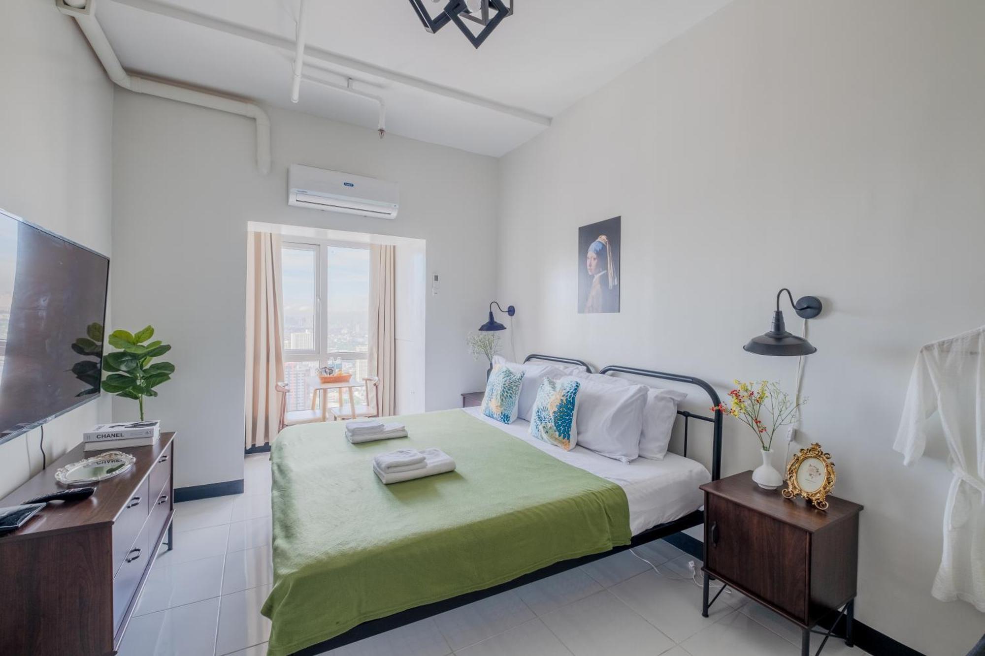 Apartment Elegant In Qc 100mbps Internet Speed Free Gym & Pool Access *
