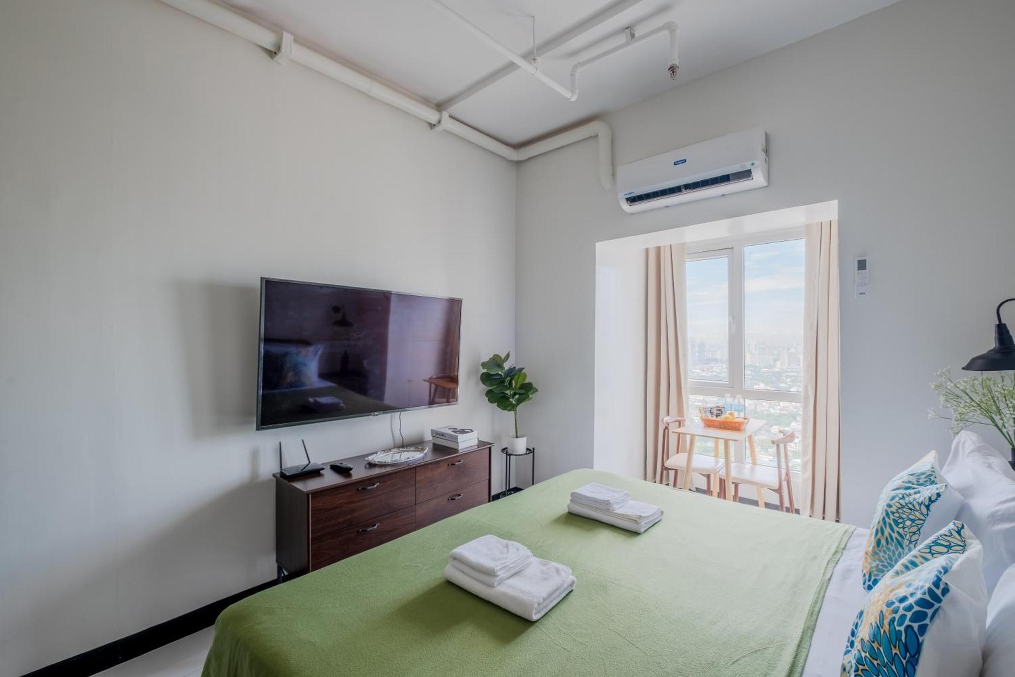 Elegant In Qc 100mbps Internet Speed Free Gym & Pool Access * Manila