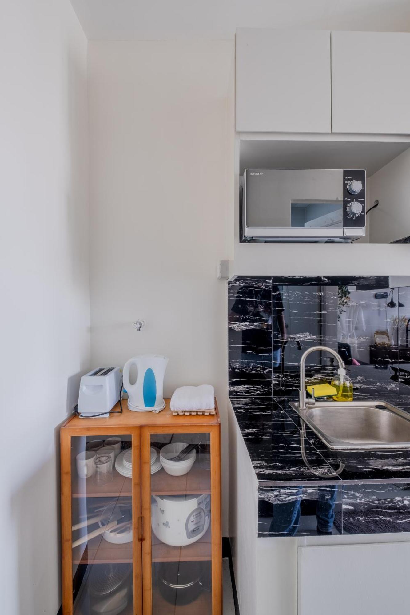 Elegant In Qc 100mbps Internet Speed Free Gym & Pool Access * Manila