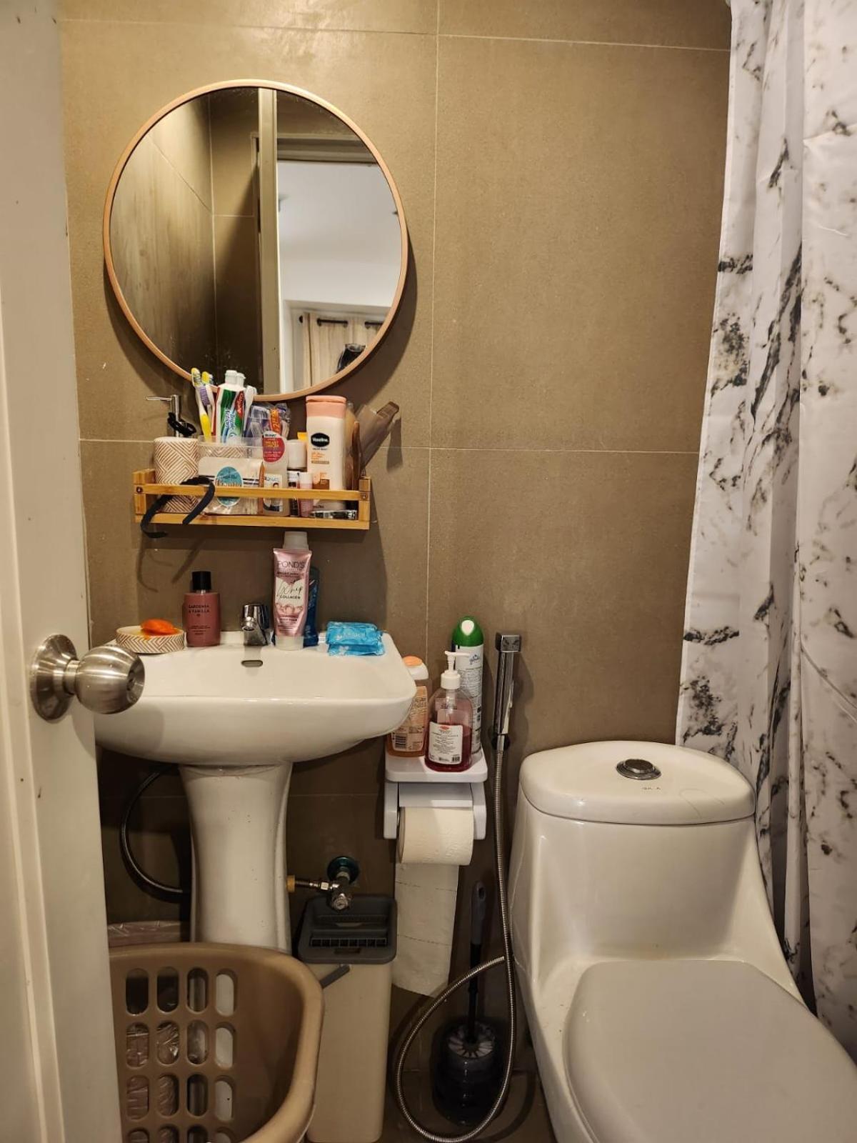 Victoria Towers D - 2 Bedroom Mejia Flat Apartment *