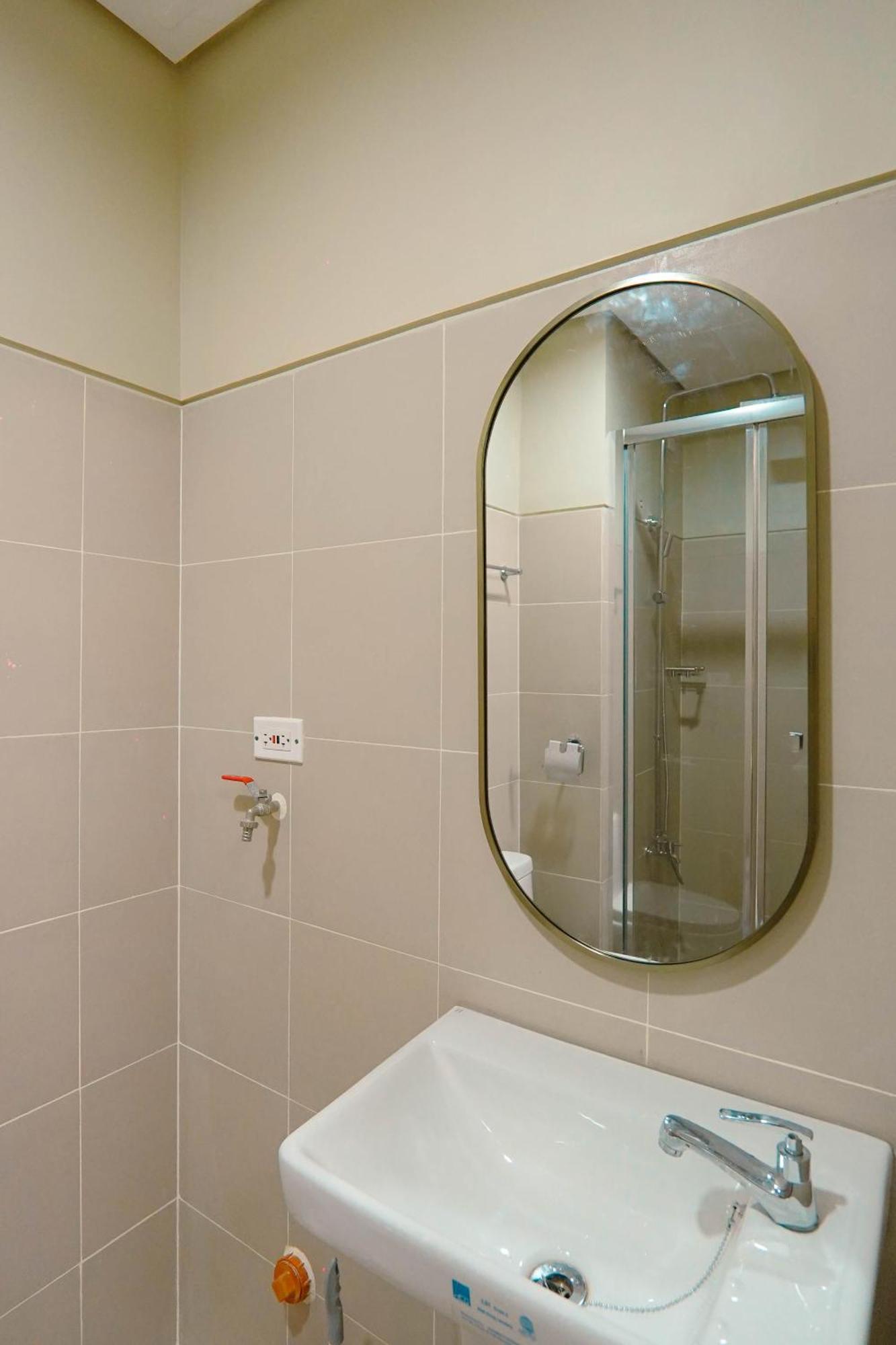 Casa Eleganza At Fame Residences - 1br Corner Unit, Cbd, Gym, Pool, Wifi, Great View *