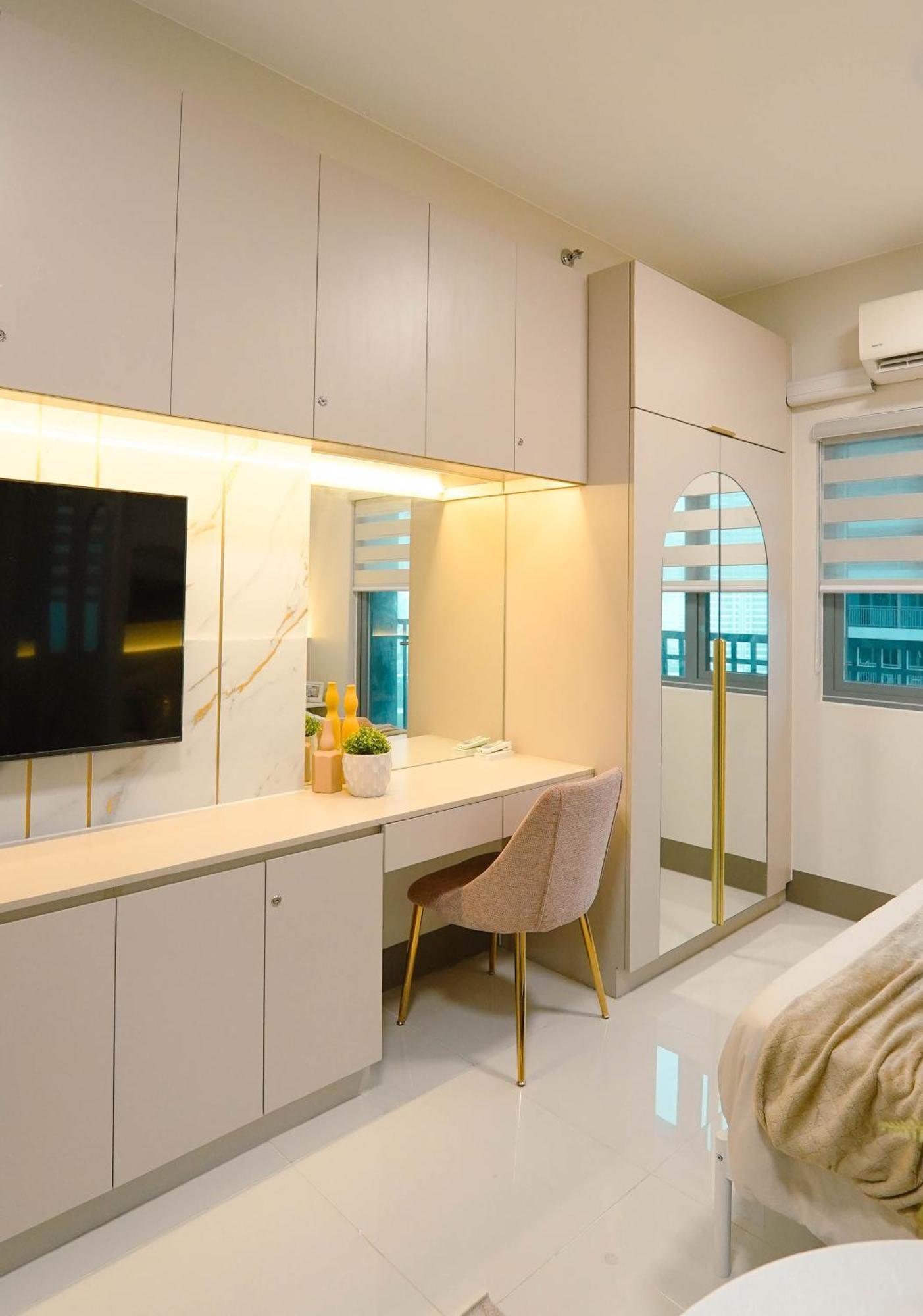 Apartment Casa Eleganza At Fame Residences - 1br Corner Unit, Cbd, Gym, Pool, Wifi, Great View Manila