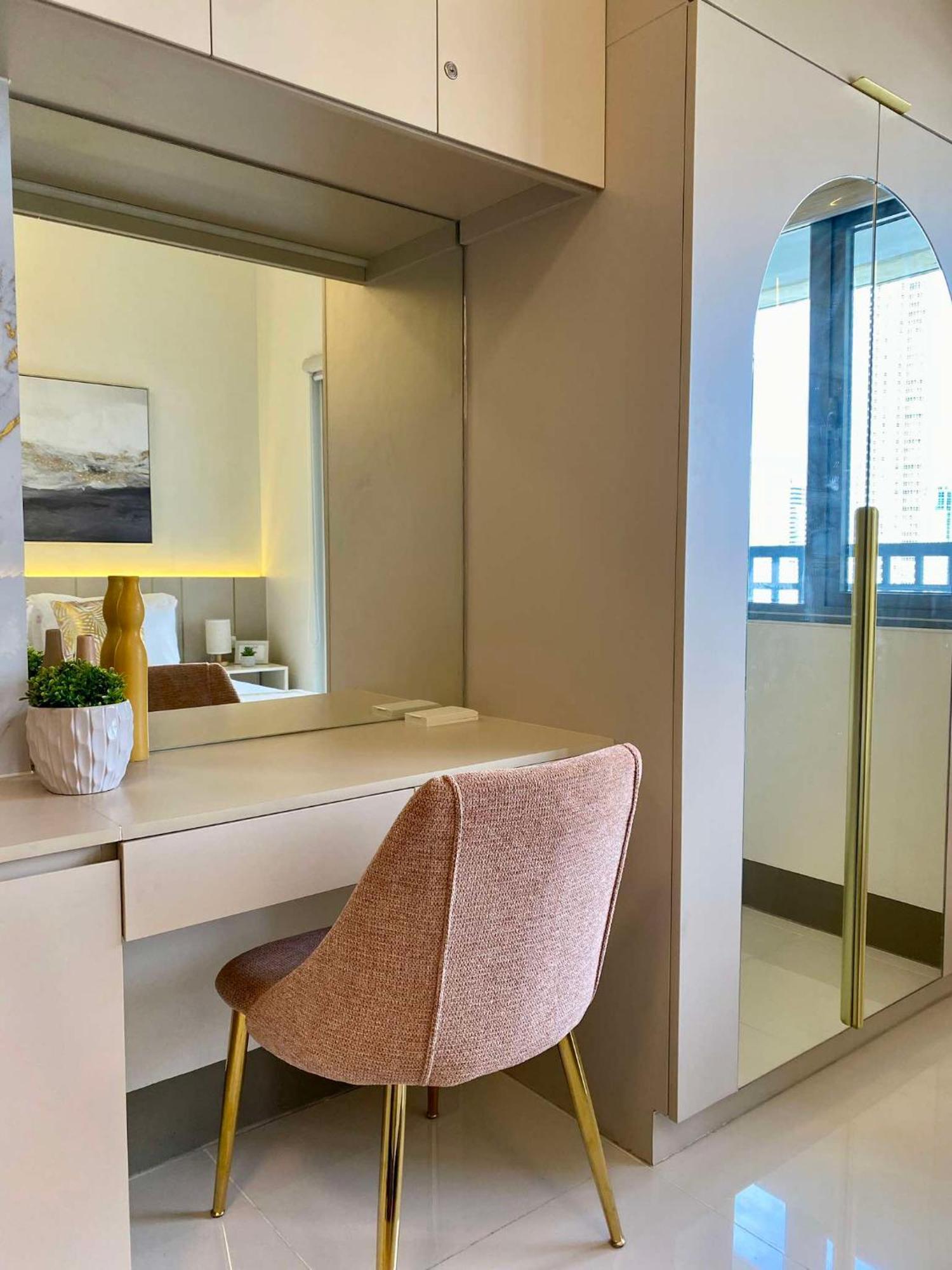 Casa Eleganza At Fame Residences - 1br Corner Unit, Cbd, Gym, Pool, Wifi, Great View Apartment *