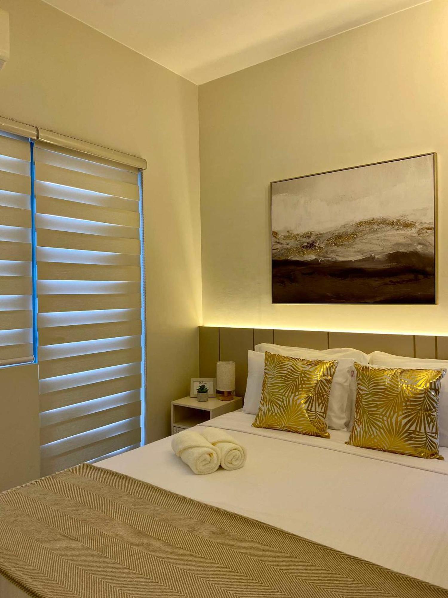 Apartment Casa Eleganza At Fame Residences - 1br Corner Unit, Cbd, Gym, Pool, Wifi, Great View Manila