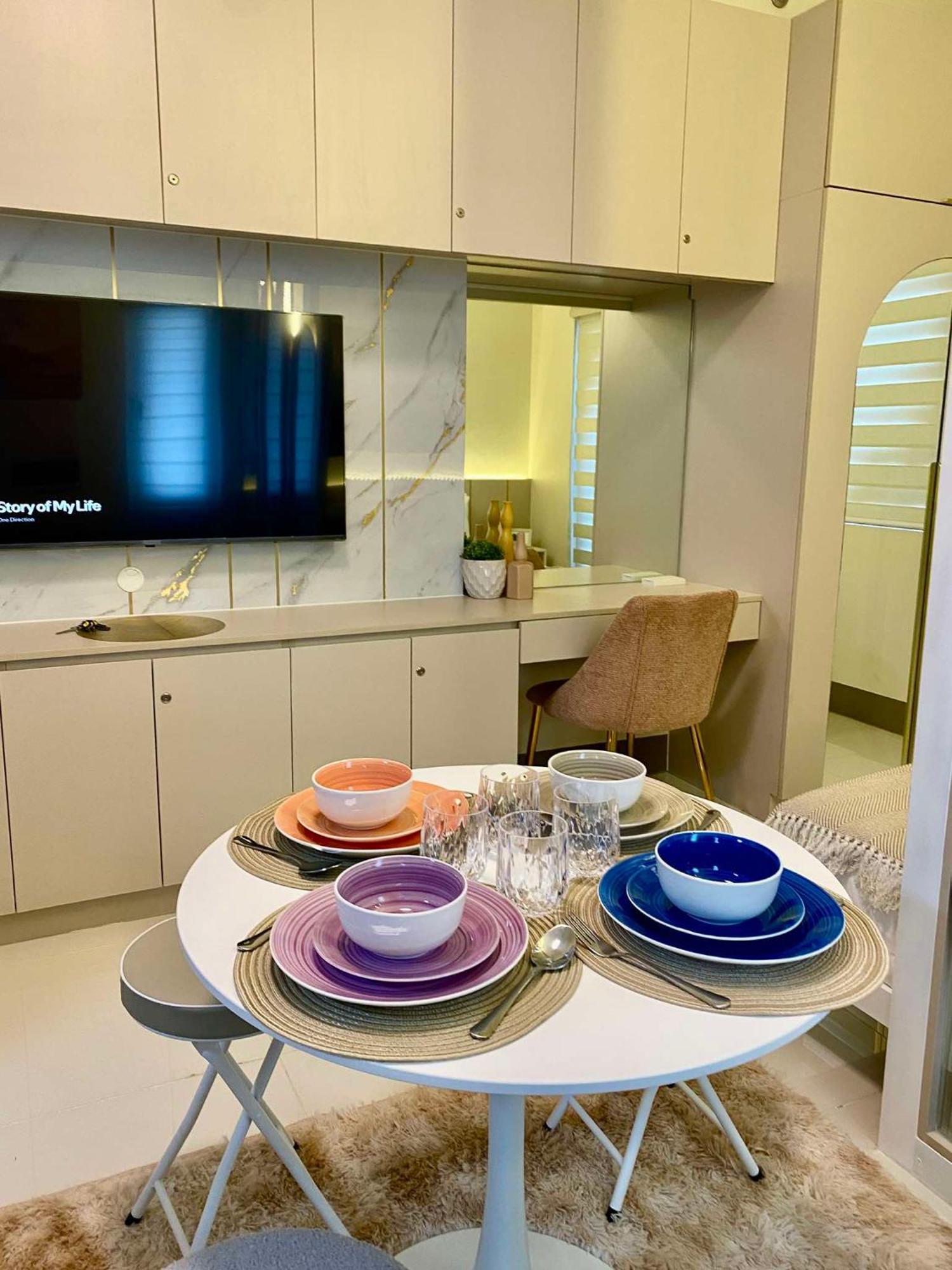 Casa Eleganza At Fame Residences - 1br Corner Unit, Cbd, Gym, Pool, Wifi, Great View Apartment Manila