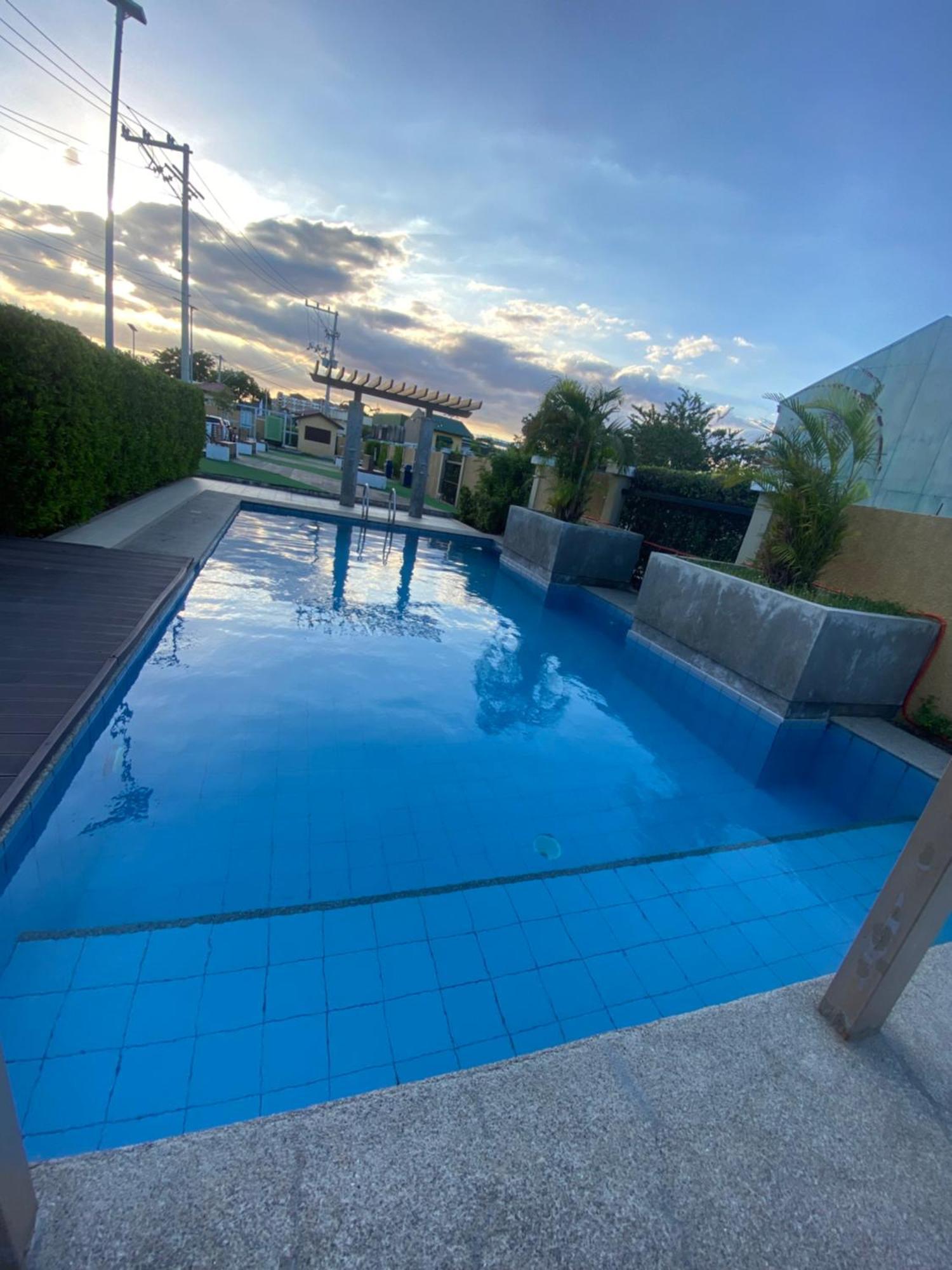 Apartment Paradise In Pinas Manila