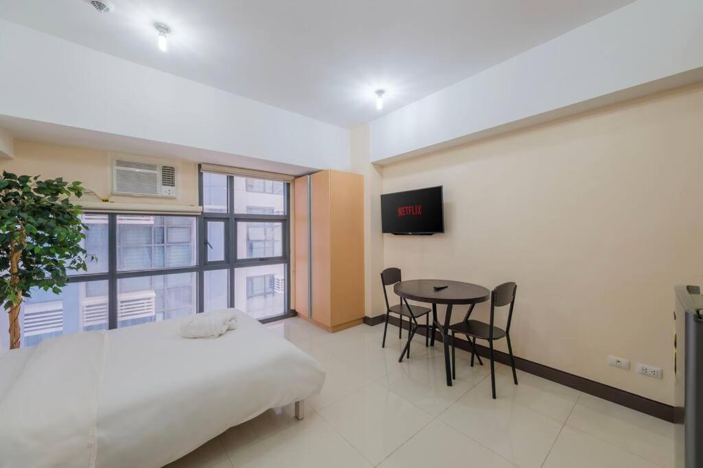 Stayhere Relax & Retreat In Viceroy Mckinley Hill *