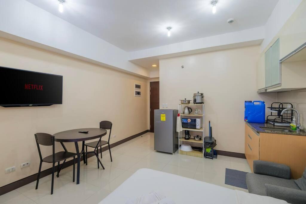 Stayhere Relax & Retreat In Viceroy Mckinley Hill *
