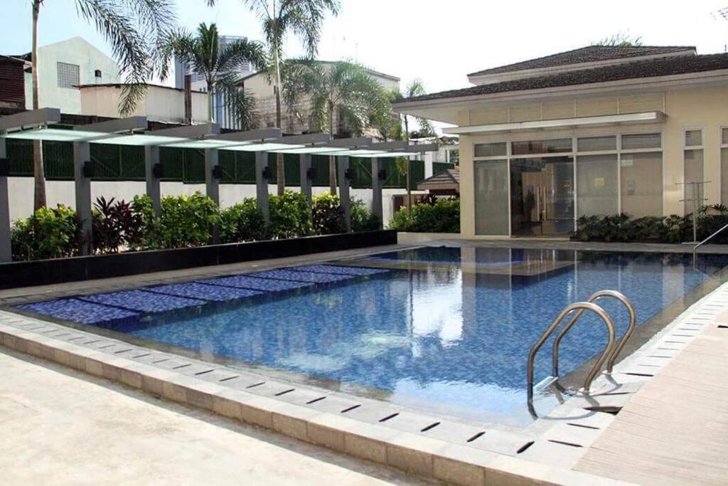 Apartment 2br Fully Furnished In Makati, Mandaluyong