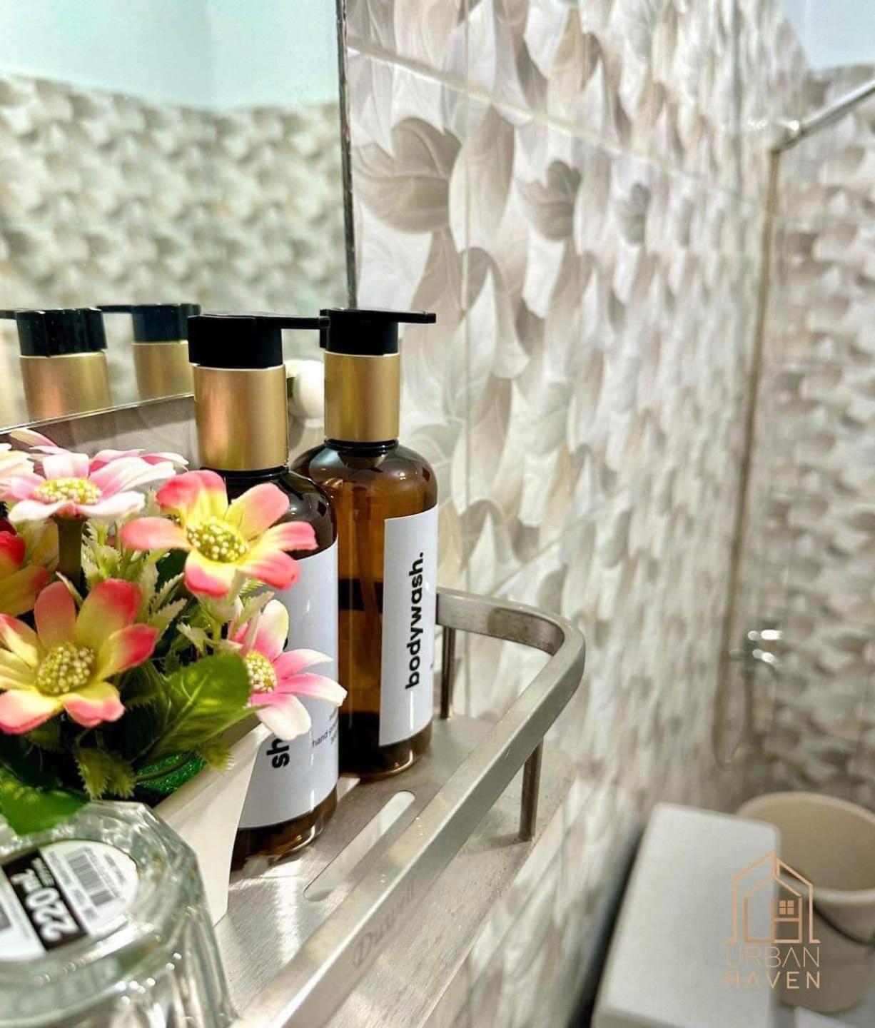 Staycation In Alabang By Urban Haven Apartment *
