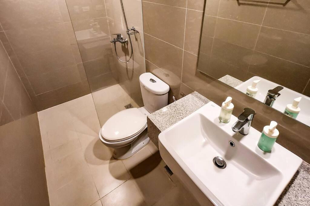 Spacious Executive 3br With Ps4 & Bathtub In Bgc * Manila