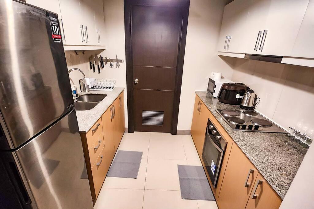 Spacious Executive 3br With Ps4 & Bathtub In Bgc Apartment