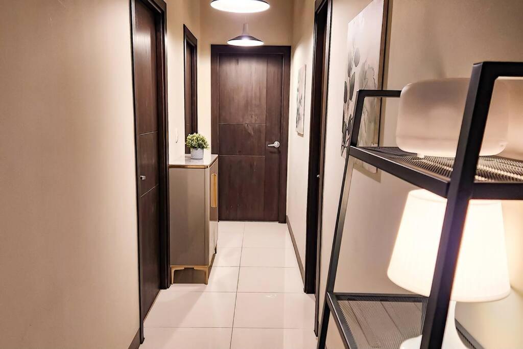 Spacious Executive 3br With Ps4 & Bathtub In Bgc Apartment *