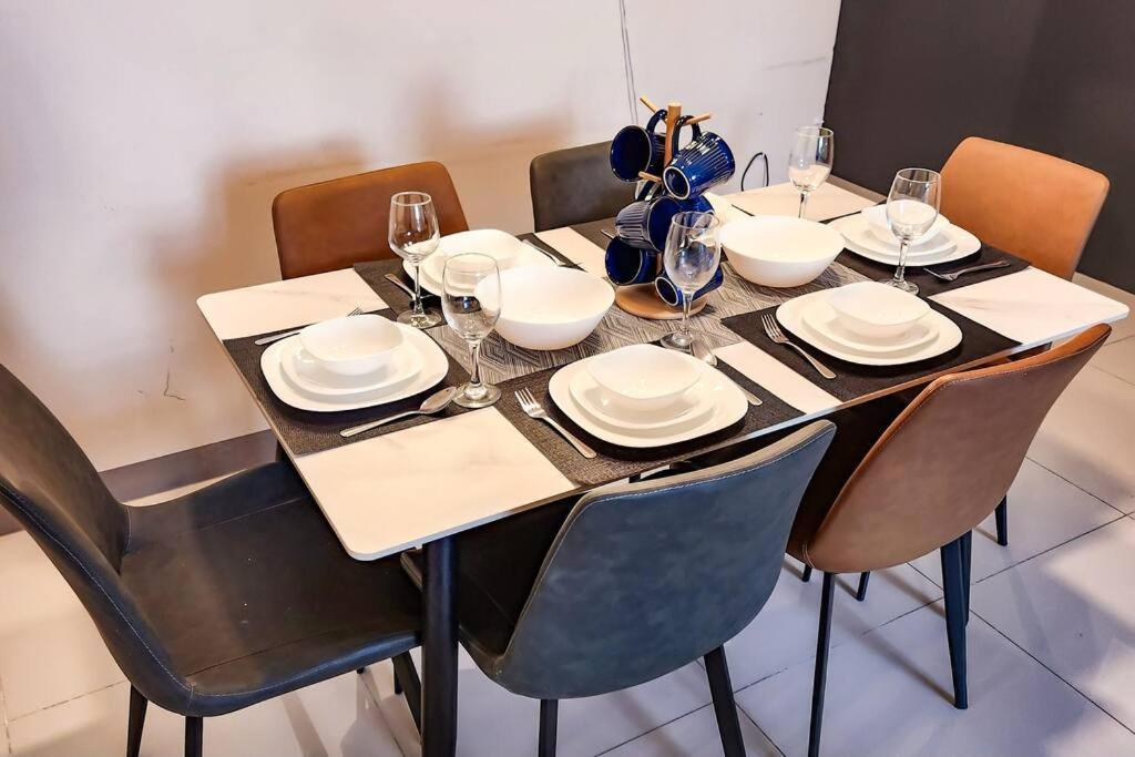 Spacious Executive 3br With Ps4 & Bathtub In Bgc Apartment *