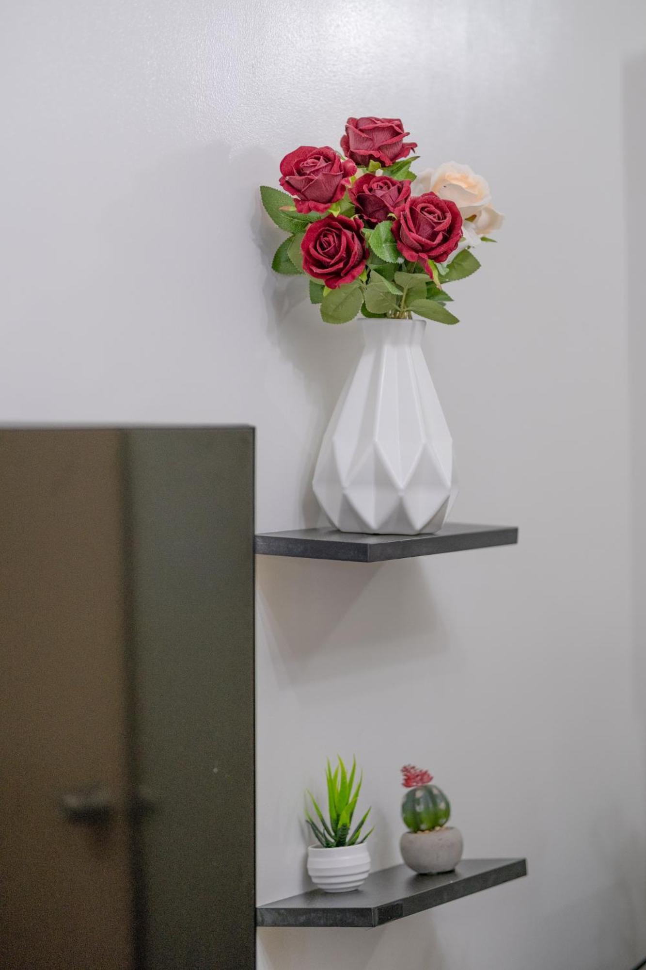 Apartment Cozy Whole Staycation At Trees Residences
