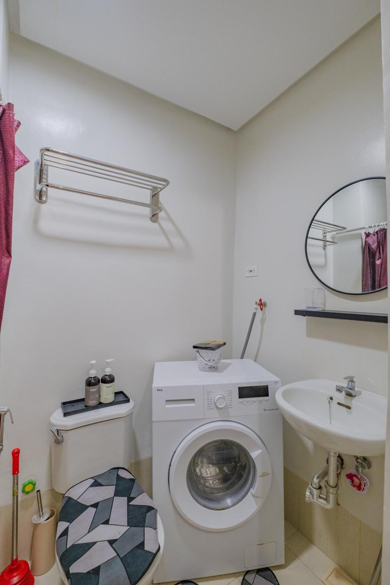 Apartment Cozy Whole Staycation At Trees Residences