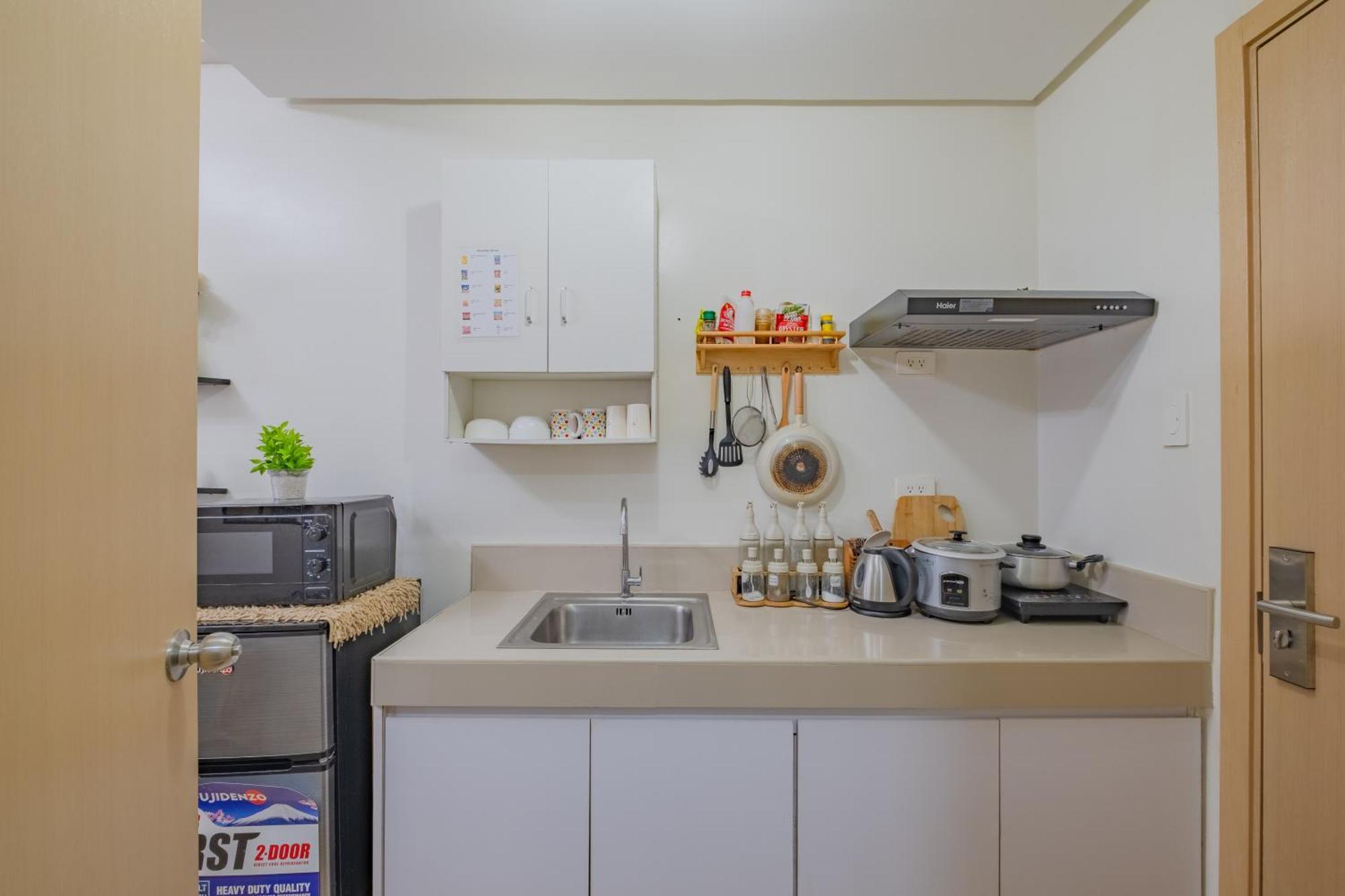 Apartment Cozy Whole Staycation At Trees Residences