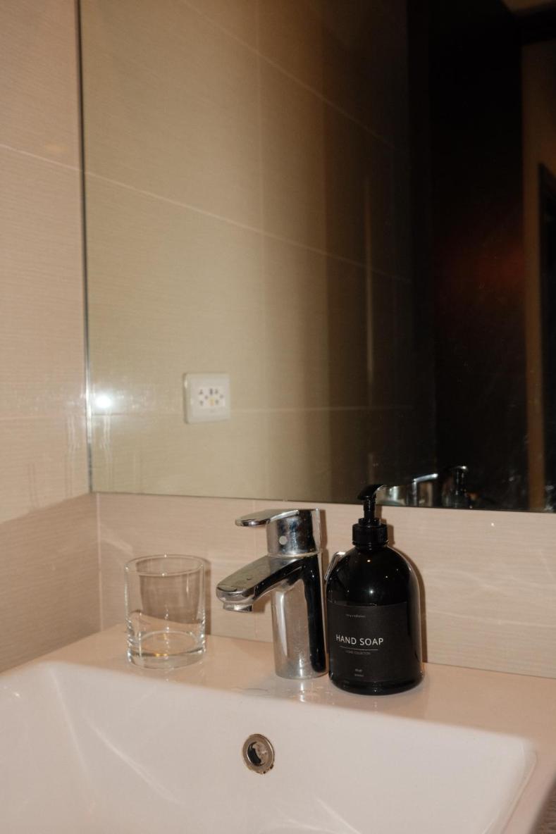 Uptown Suites-aesthetic Chic 2 Bedroom In Uptown Parksuites Bgc Manila