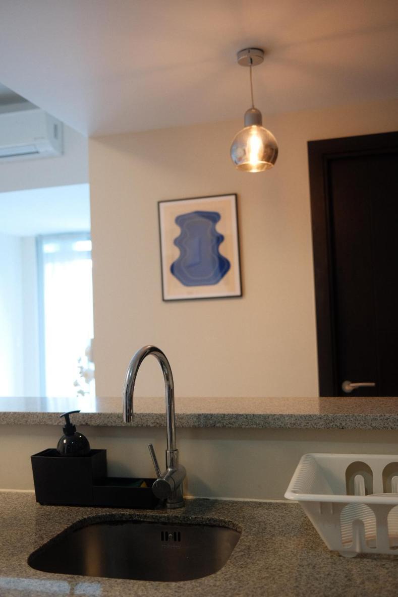 Uptown Suites-aesthetic Chic 2 Bedroom In Uptown Parksuites Bgc * Manila