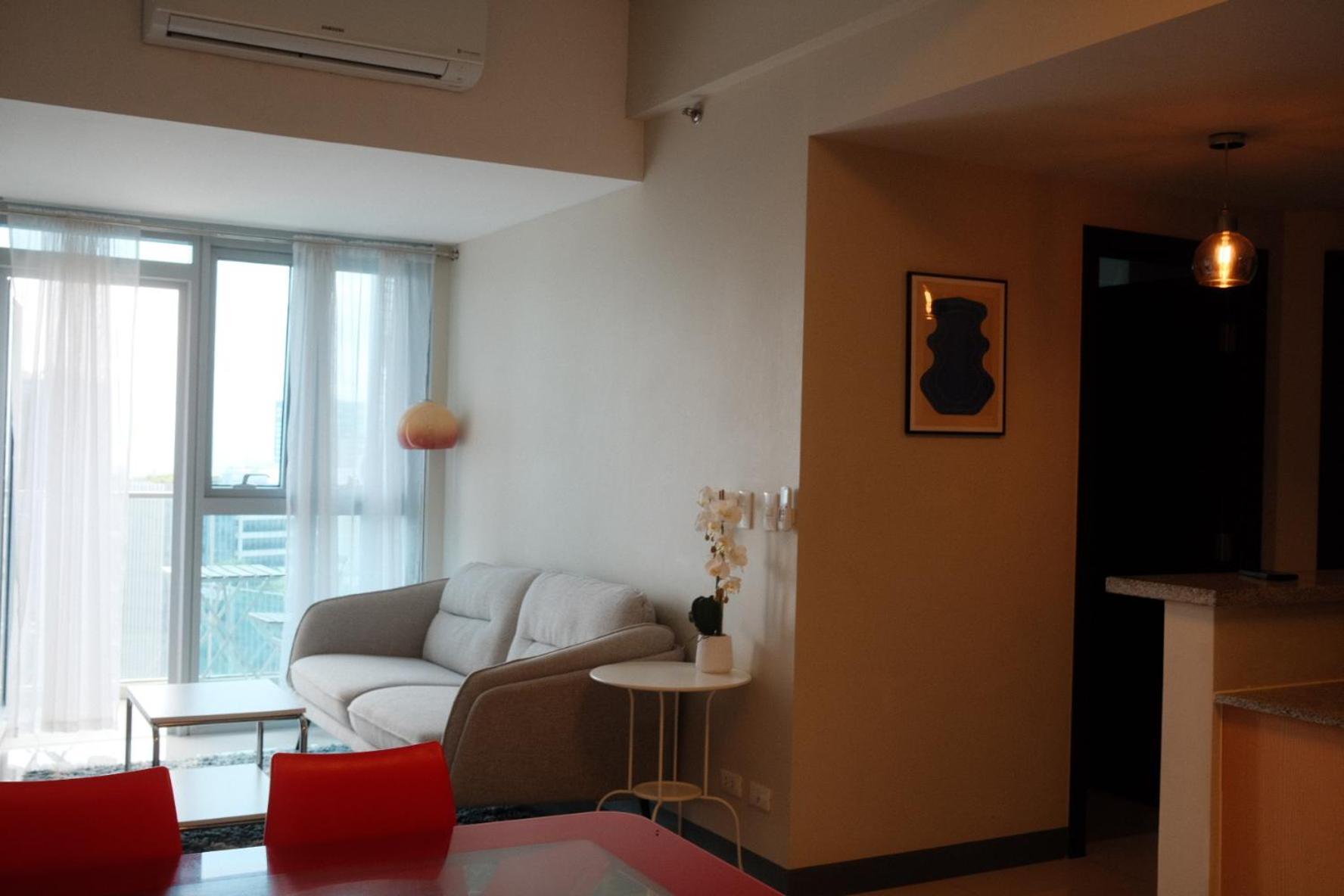Apartment Uptown Suites-aesthetic Chic 2 Bedroom In Uptown Parksuites Bgc Manila