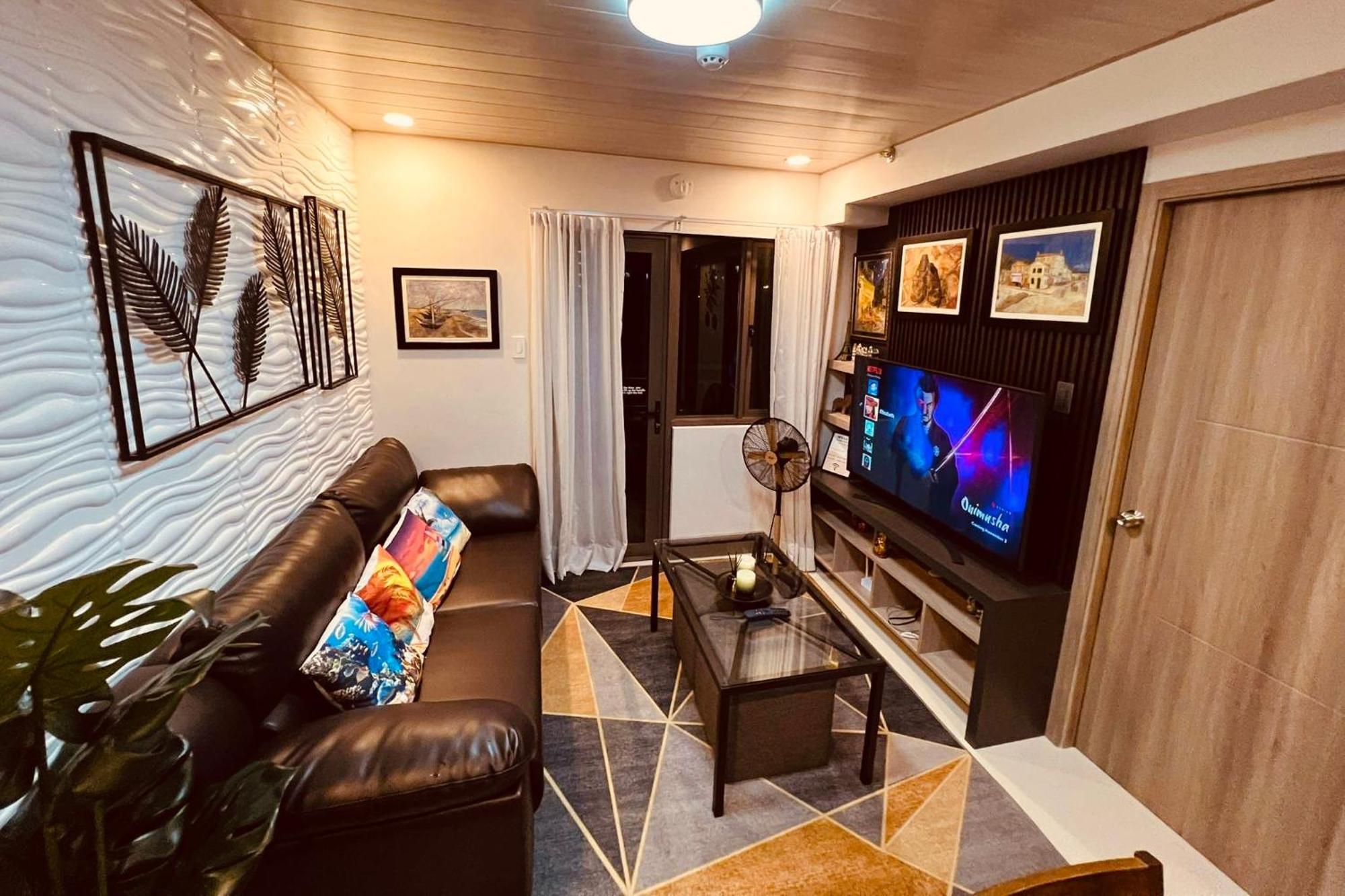 Keyless Entry Executive 2br With King Bed, Jacuzzi Pool, Live Tv & Hbo Max, Fast Wifi, Free Parking Near Moa Apartment *