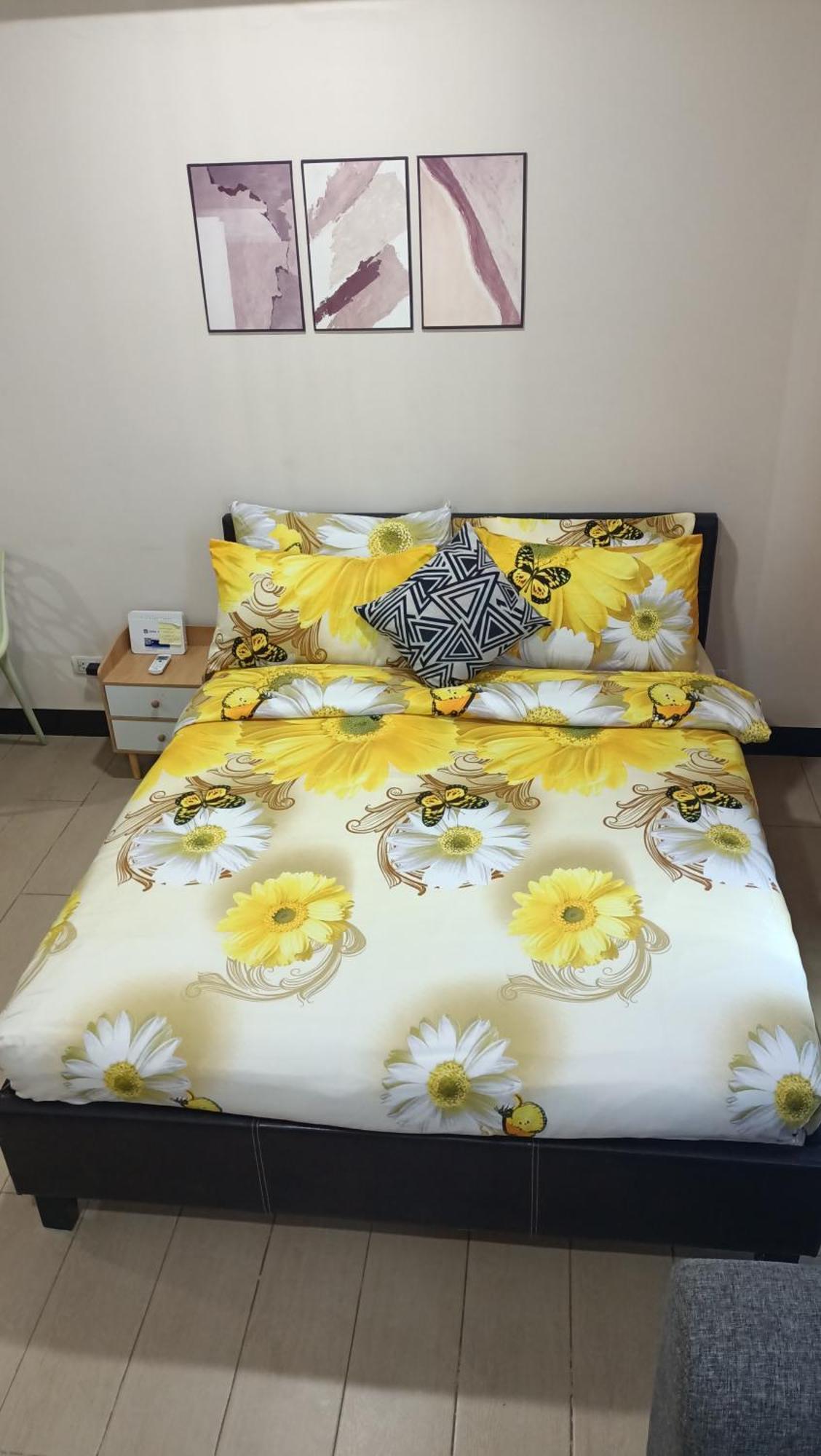 Hilanders Condotel Across Terminal 3 Manila