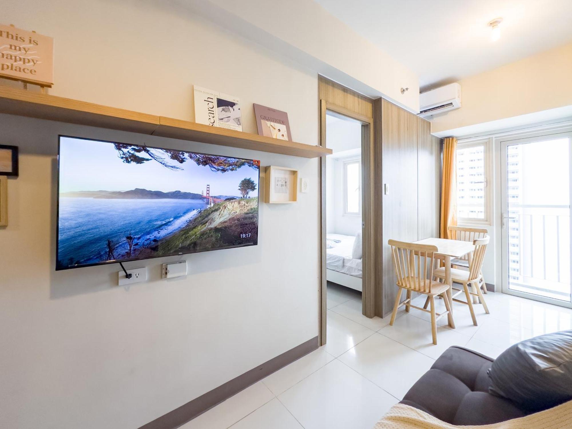Gemstonebr In Smdc Coast Residences Apartment *