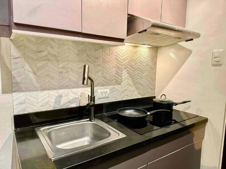 Avant At The Bgc 1br Loft With Golf Course View Apartment