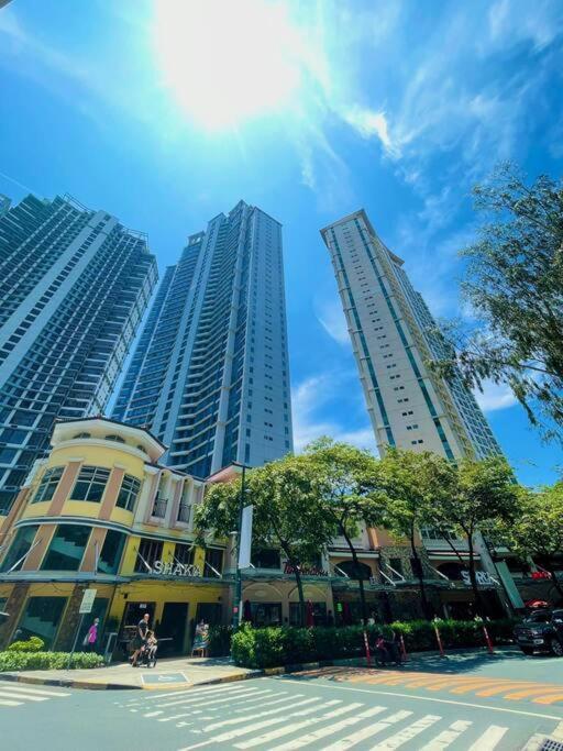 Avant At The Bgc 1br Loft With Golf Course View Apartment