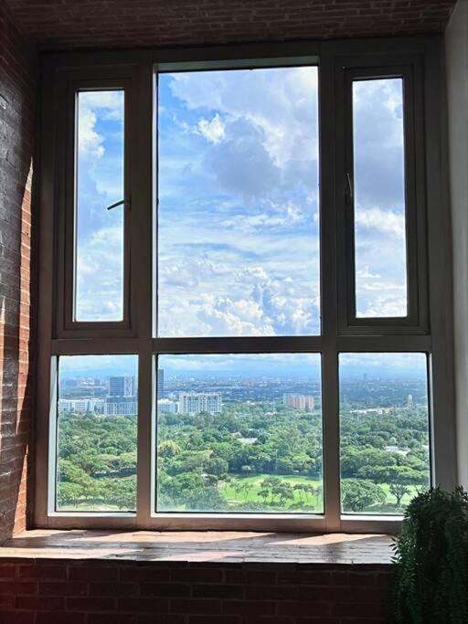 Apartment Avant At The Bgc 1br Loft With Golf Course View *