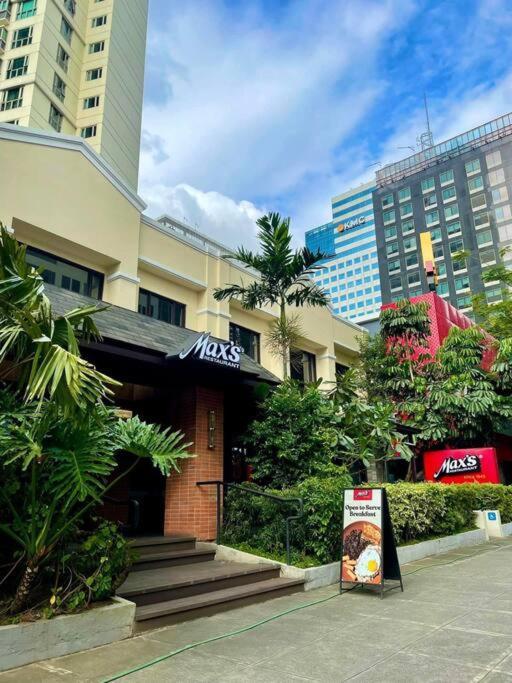 Apartment Avant At The Bgc 1br Loft With Golf Course View