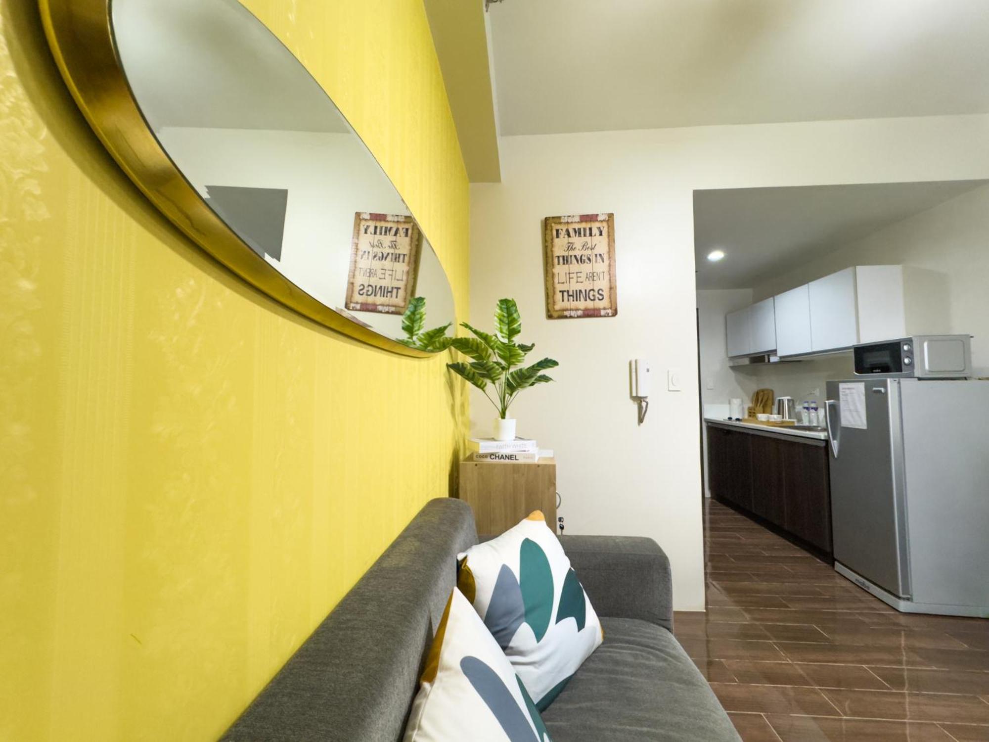 Apartment 1br Makati, Air Residences M007 *