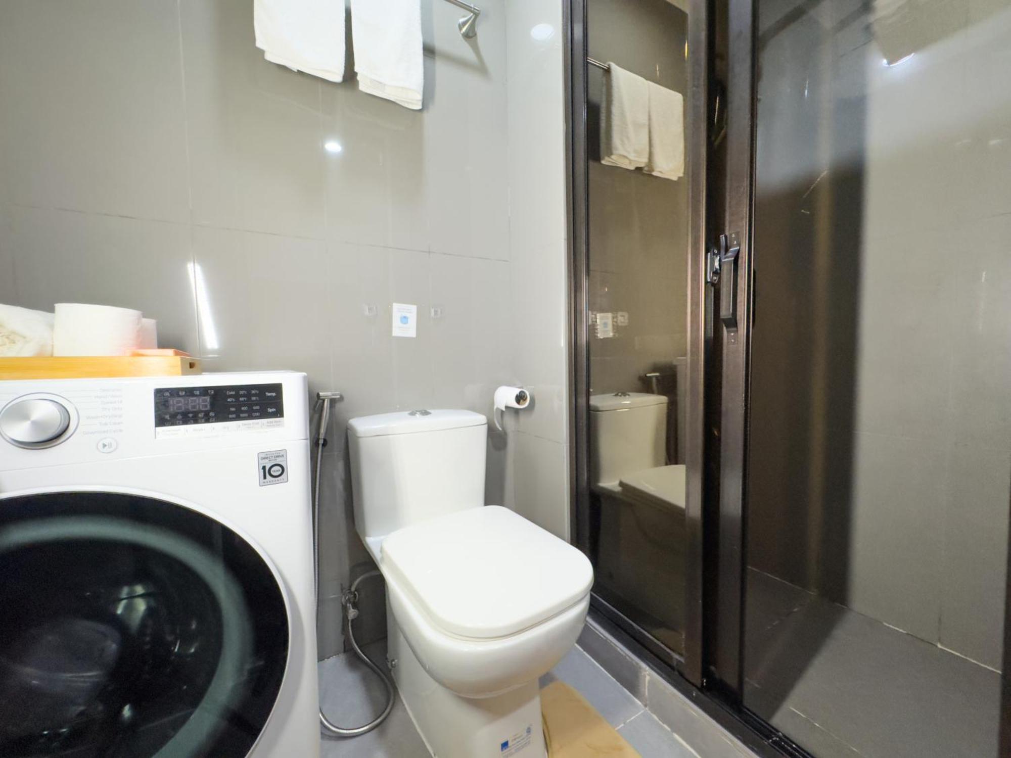 Apartment 1br Makati, Air Residences M007