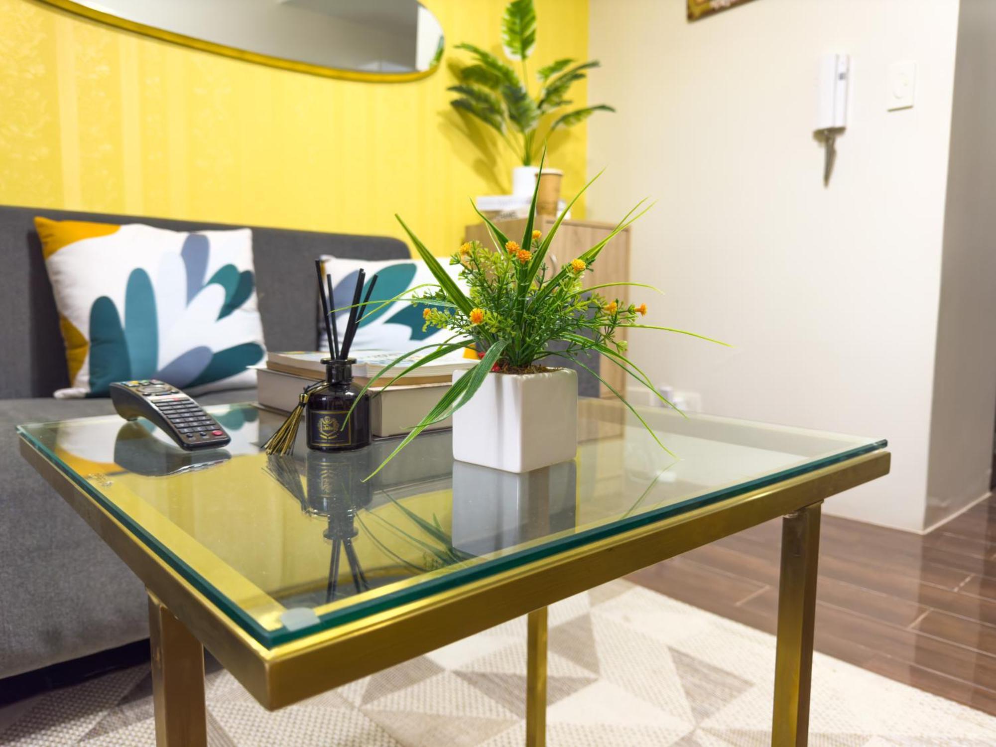 Apartment 1br Makati, Air Residences M007 *