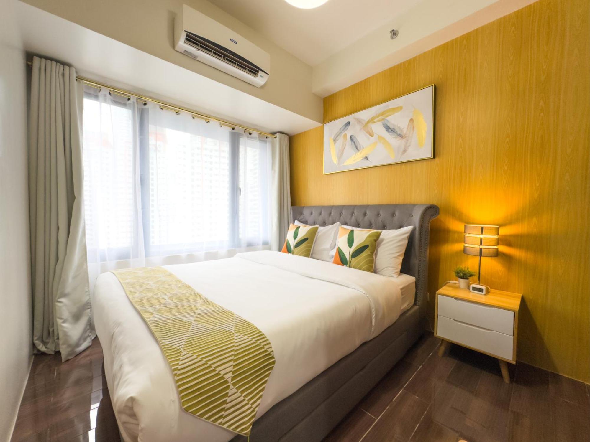 Apartment 1br Makati, Air Residences M007 *