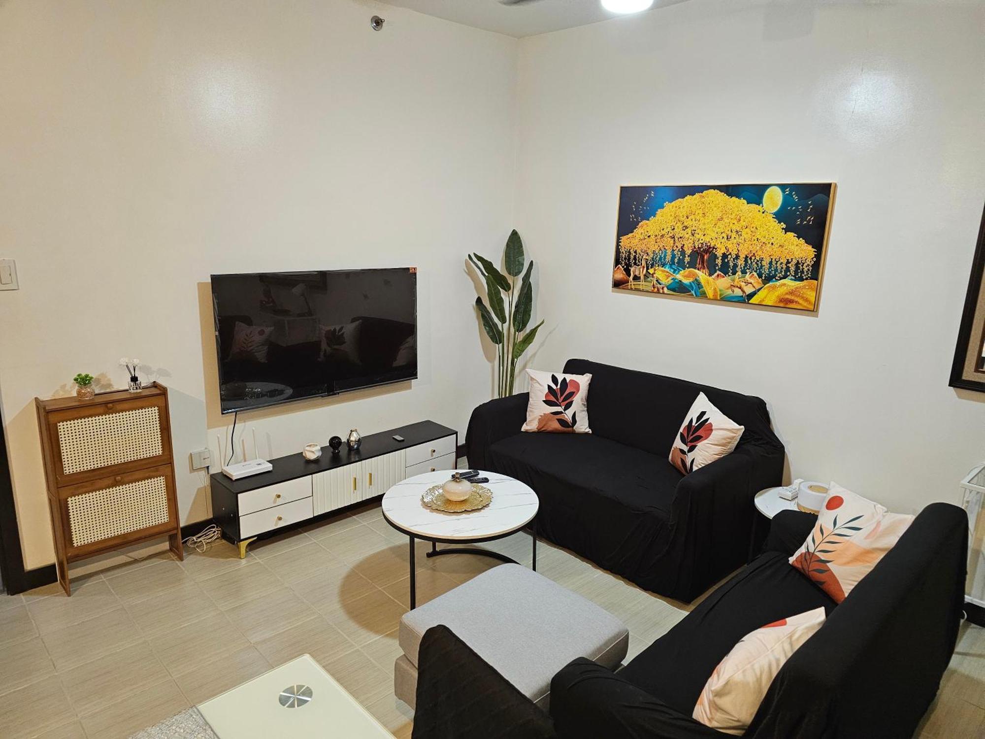 Marty's Turf At San Lorenzo Apartment Manila